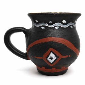 ceasca decorativa, din lut ars, pictata manual in stil cucuteni